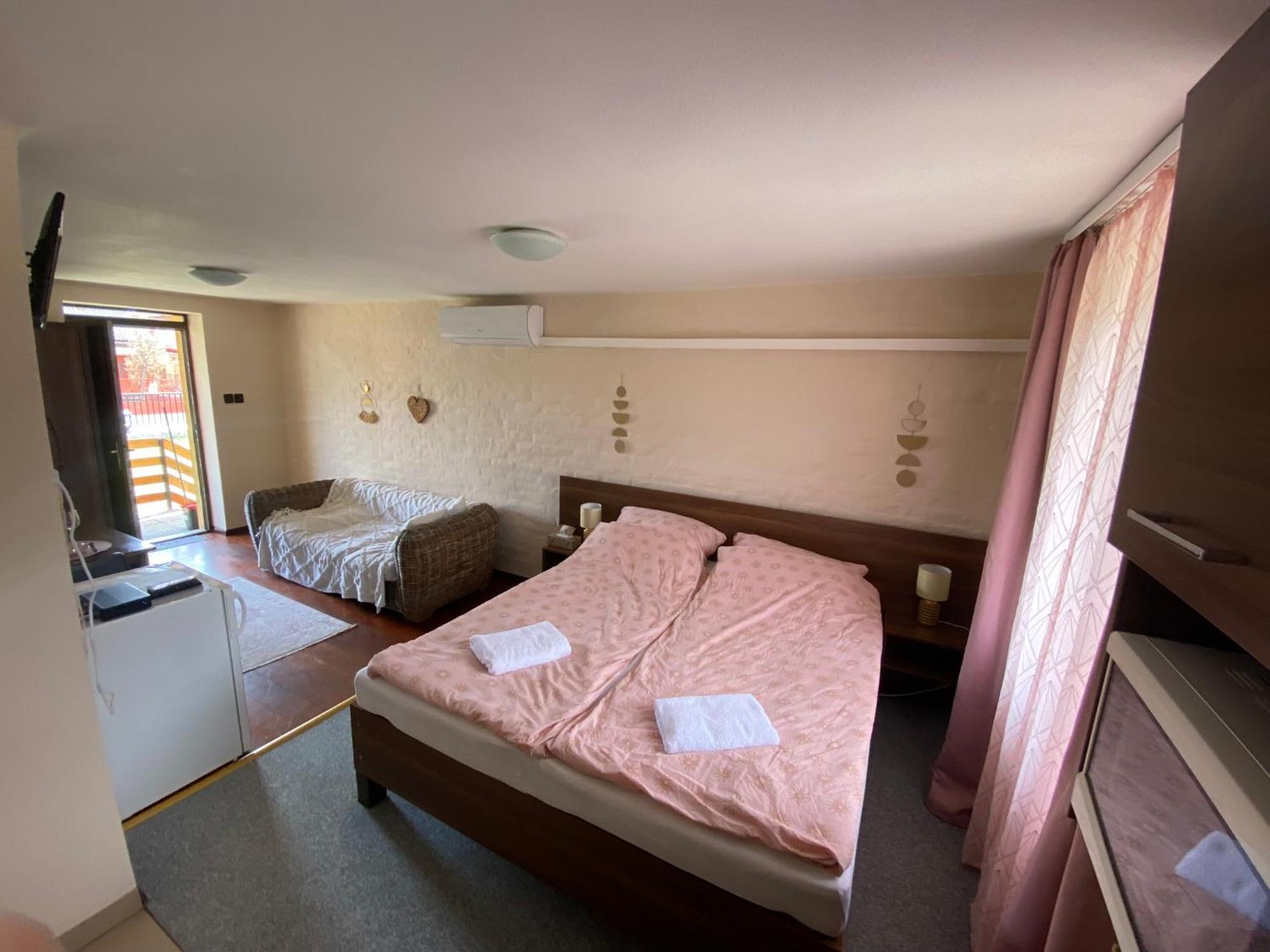 Summer Apartments Tiszakecske Exterior photo
